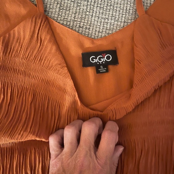 NWOT GiGiO Size Small Burnt Orange Camisole Make me an offer. 🤗 - Picture 4 of 9